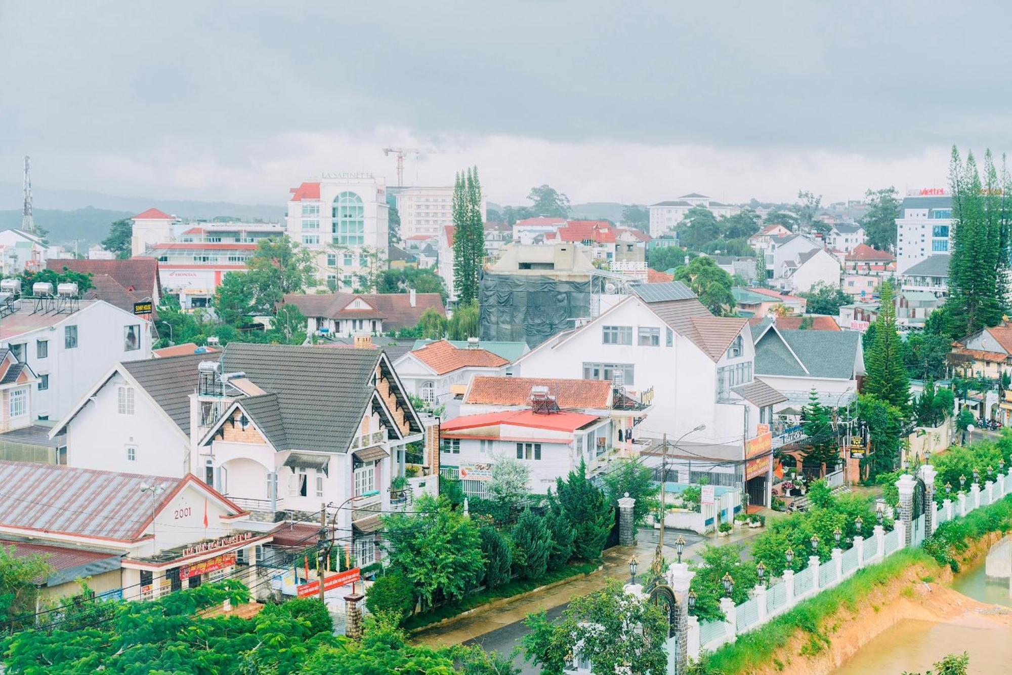 Anh Duc Hotel Da Lat City エクステリア 写真