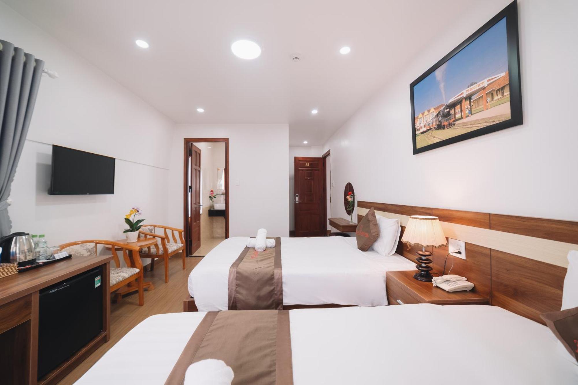 Anh Duc Hotel Da Lat City エクステリア 写真
