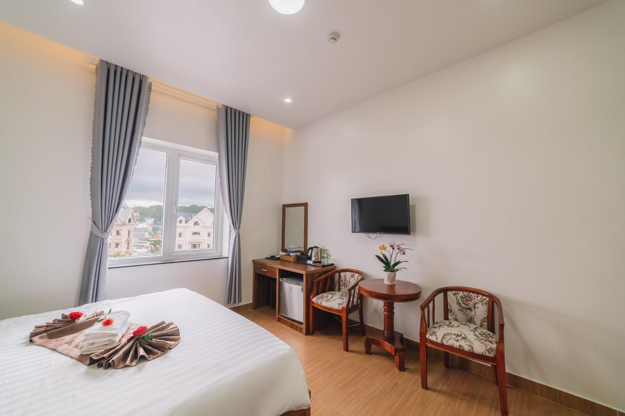 Anh Duc Hotel Da Lat City エクステリア 写真